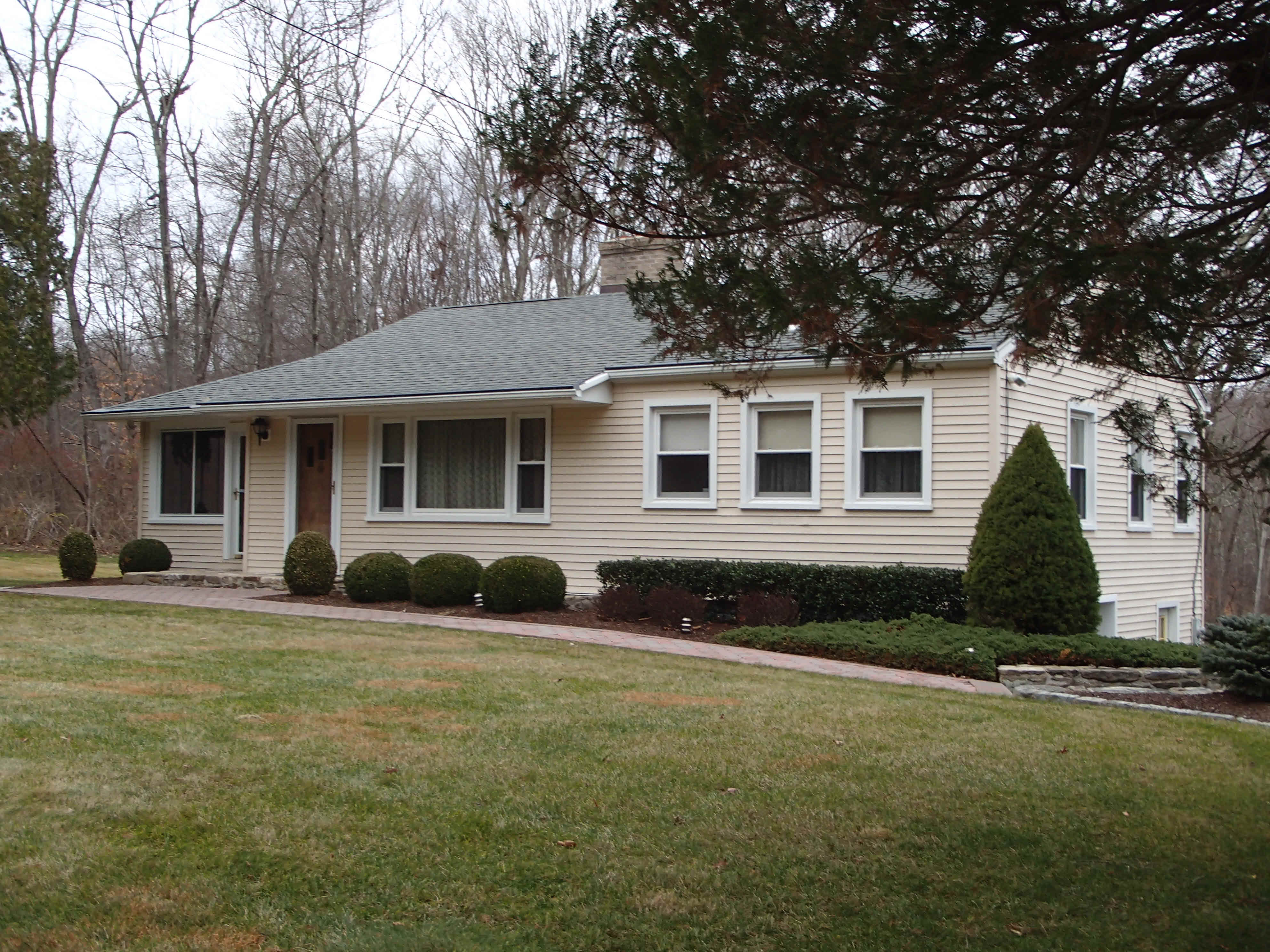 Building photograph for 178 CLAPBOARD RD